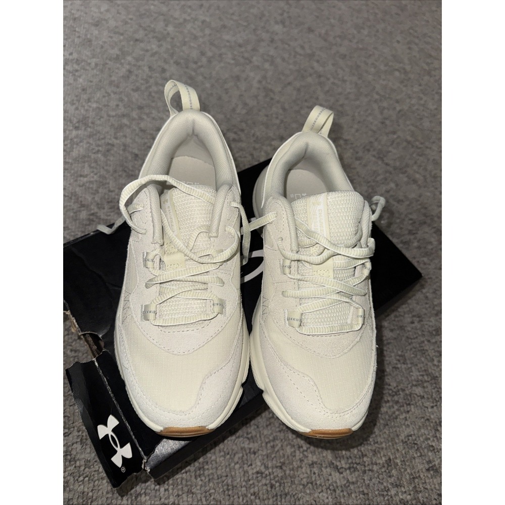 (W) UA Charged Verssert 2 Silt White 3027180-200 Size 6